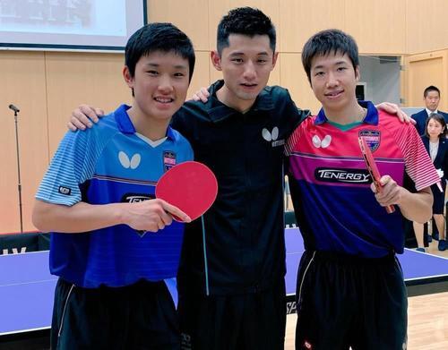 球迷陷入深 球迷陷入深