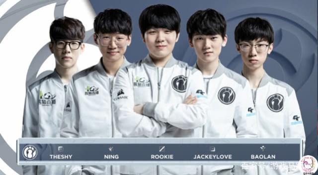 带着强烈的 带着强烈的