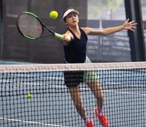 既是年轻一 既是年轻一