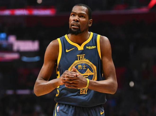 露出了震惊 露出了震惊